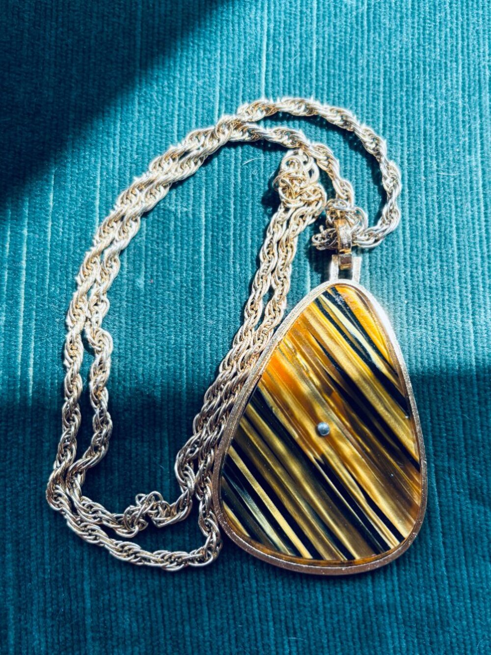 Big Statement Vintage Ring Encased Lightning Bolt with Matching Necklace - Picture 6 of 6